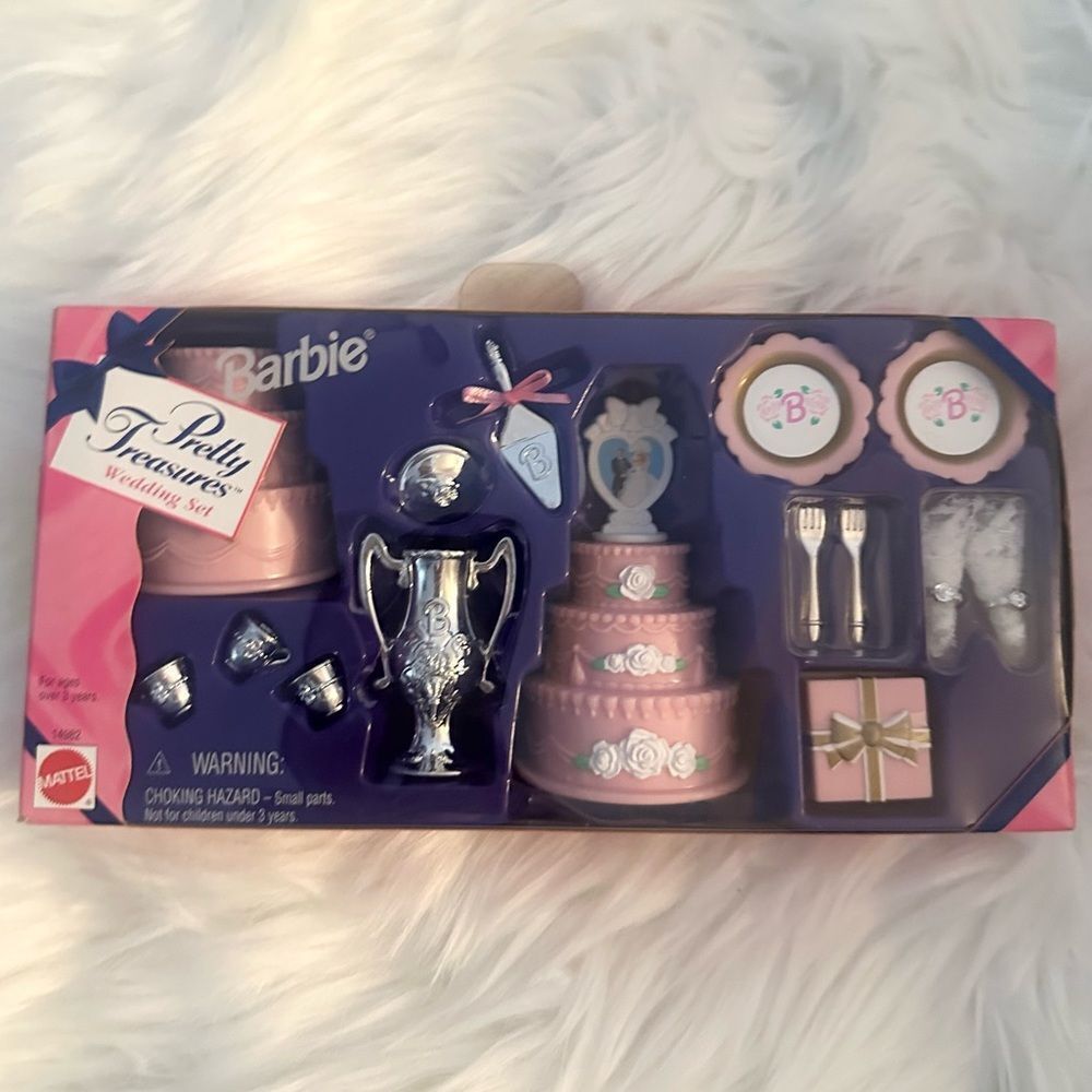 1996 Mattel Barbie Pretty Treasures Wedding Set